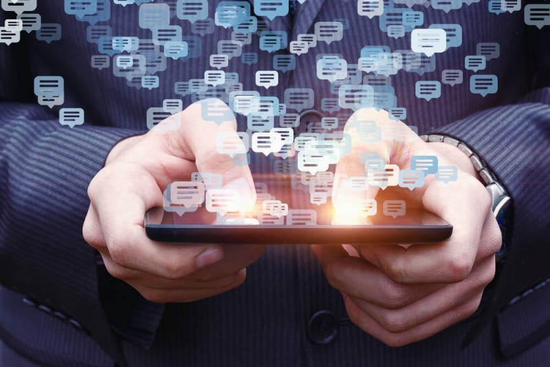 Chatbot 'đa tài' trả lời như người thật